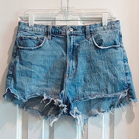 Abercrombie & Fitch Curve Love High Rise Distressed Denim Mom Shorts Size 31/12 - Picture 1 of 8
